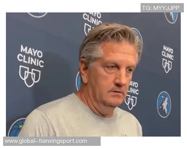 芬奇盛赞迪林厄姆表现出色快节奏打法助力队友轻松得分