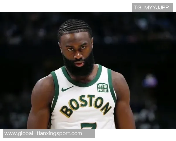 杰伦布朗引领绿军逆袭表现超东契奇应当入选一阵