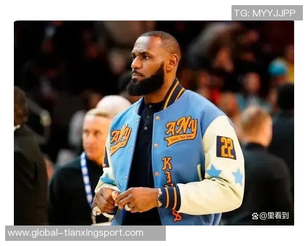 詹姆斯重返赛场展现实力与东契奇小里组合默契无间的精彩表现 詹姆斯重返赛场展现实力与东契奇小里组合默契无间的精彩表现